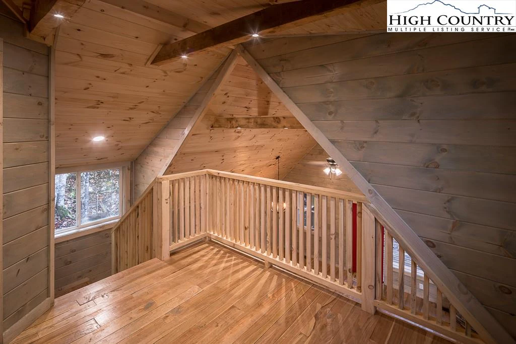 Image number 3 for the current listing