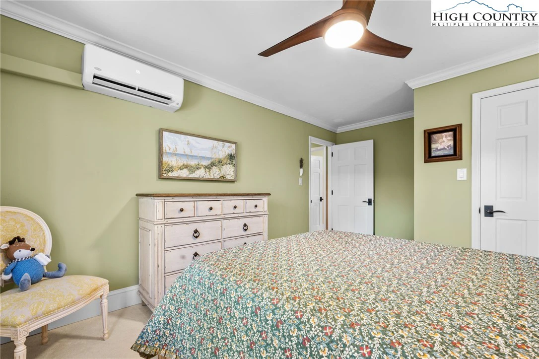 Image number 8 for the current listing