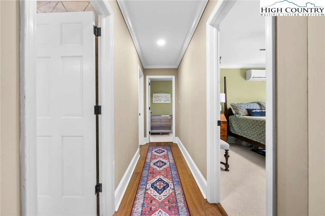 Image number 6 for the current listing