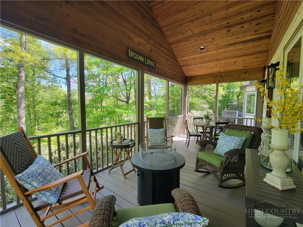 Image number 13 for the current listing
