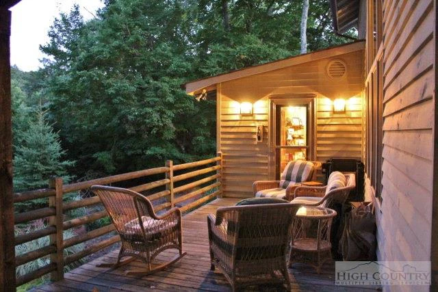 Image number 18 for the current listing
