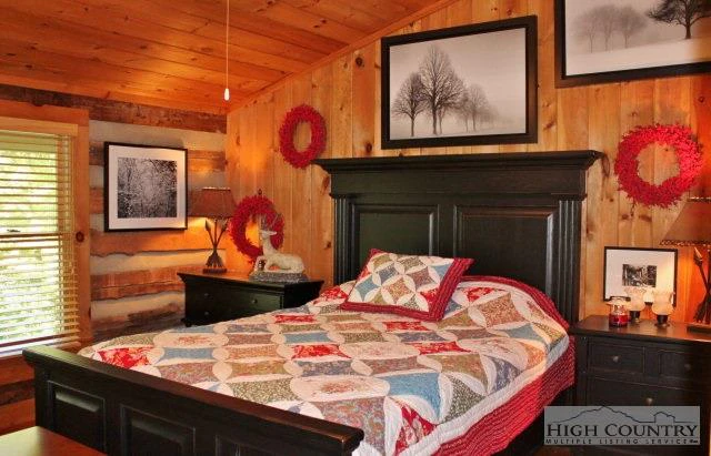 Image number 2 for the current listing