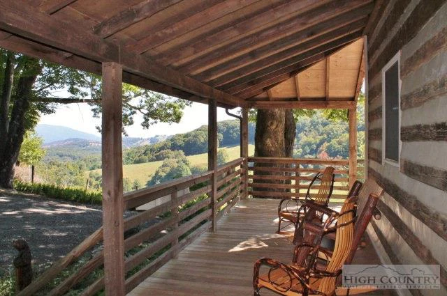 Image number 8 for the current listing