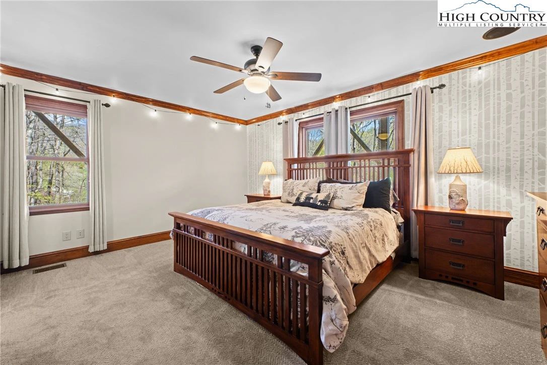 Image number 15 for the current listing