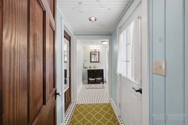 Image number 12 for the current listing