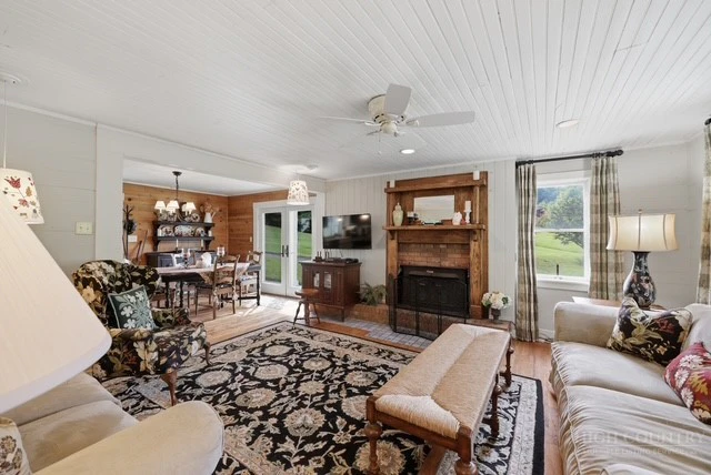 Image number 6 for the current listing