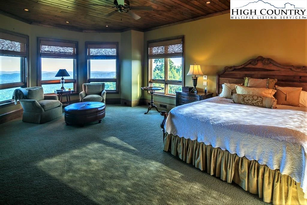 Image number 3 for the current listing