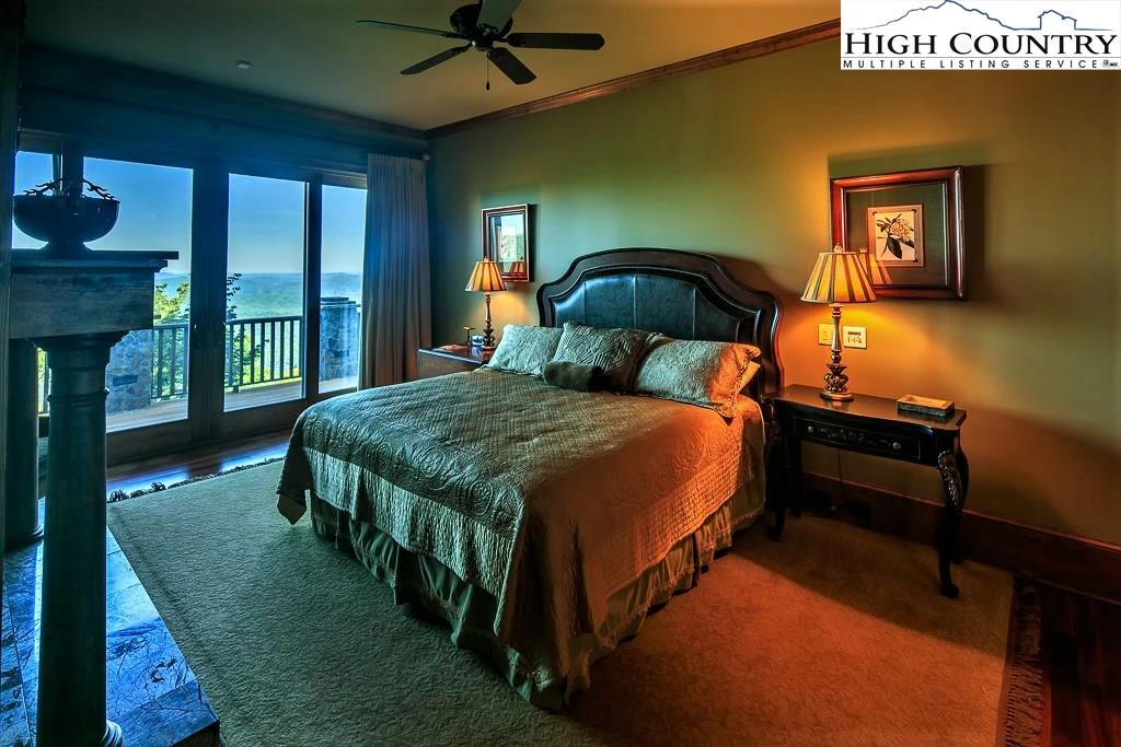 Image number 7 for the current listing