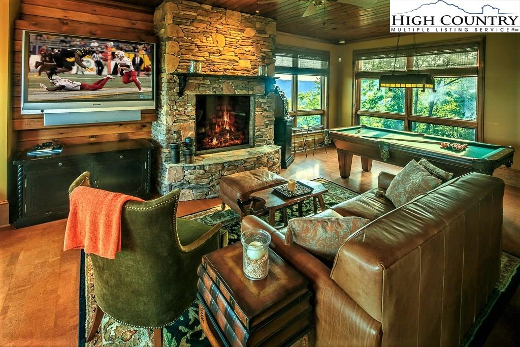 Image number 12 for the current listing
