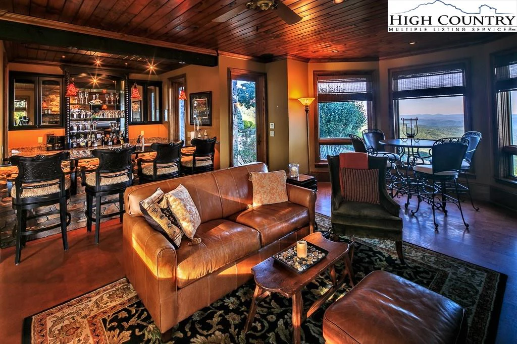 Image number 13 for the current listing
