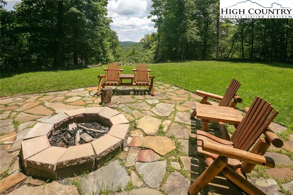 Image number 1 for the current listing