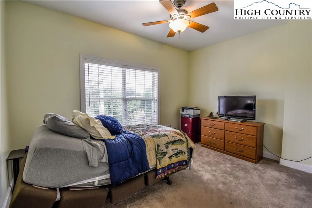 Image number 6 for the current listing