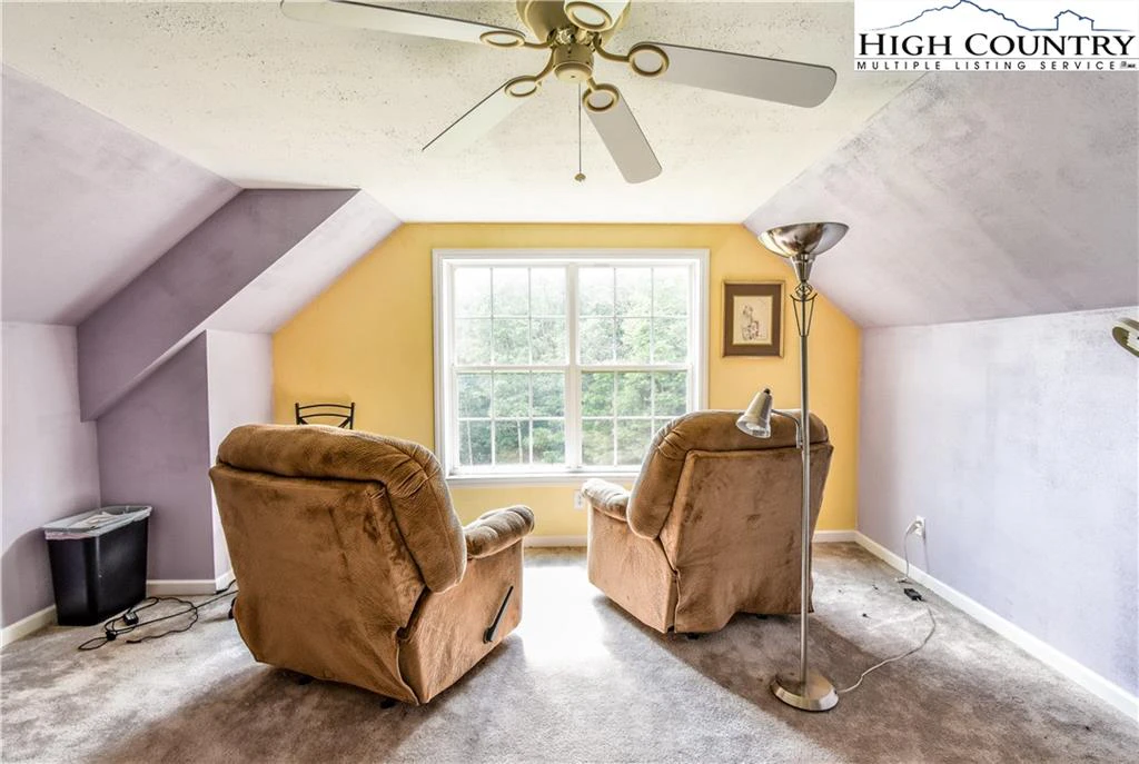 Image number 13 for the current listing