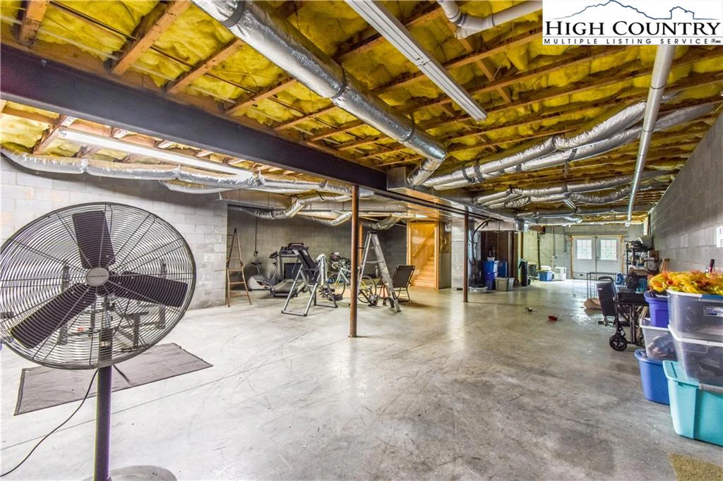 Image number 16 for the current listing