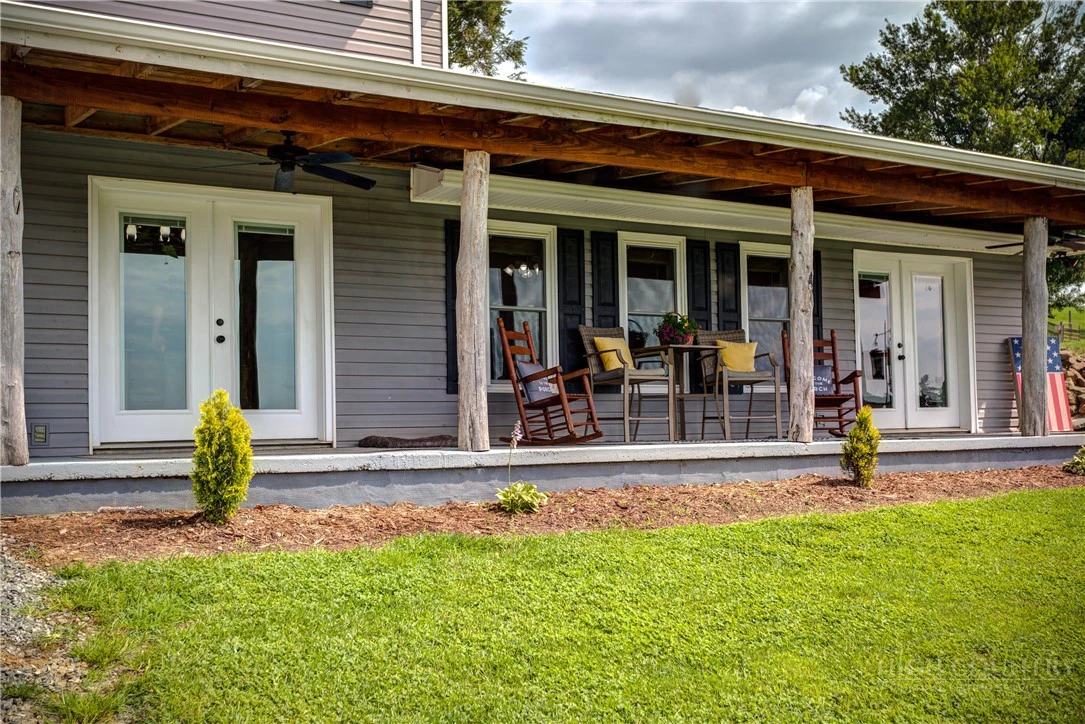 Image number 4 for the current listing