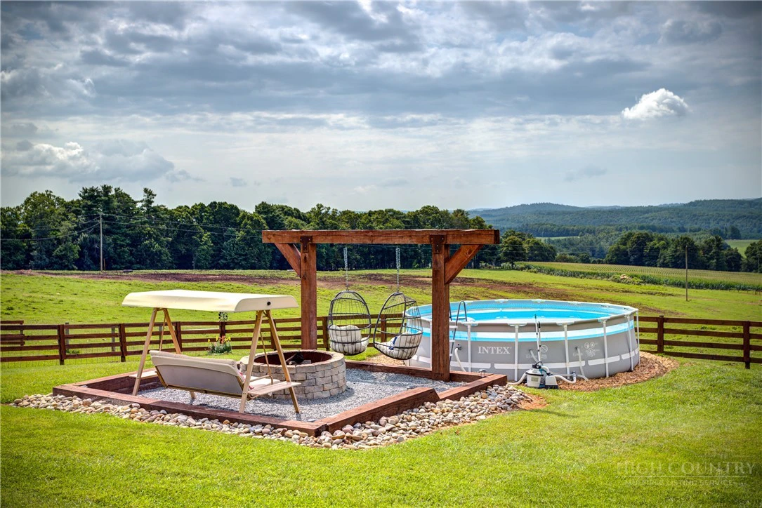Image number 13 for the current listing