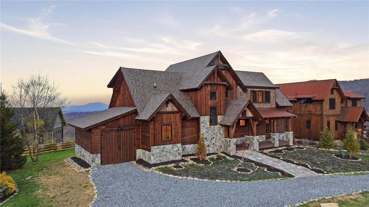 Image number 21 for the current listing