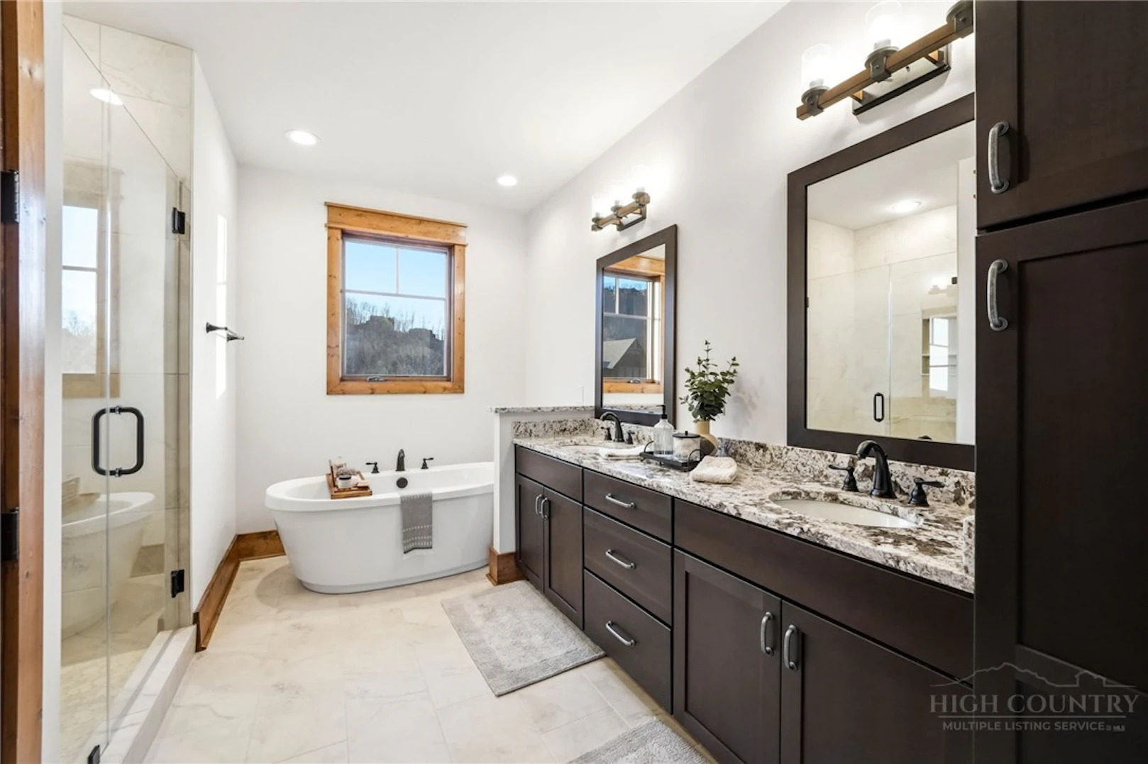 Image number 3 for the current listing