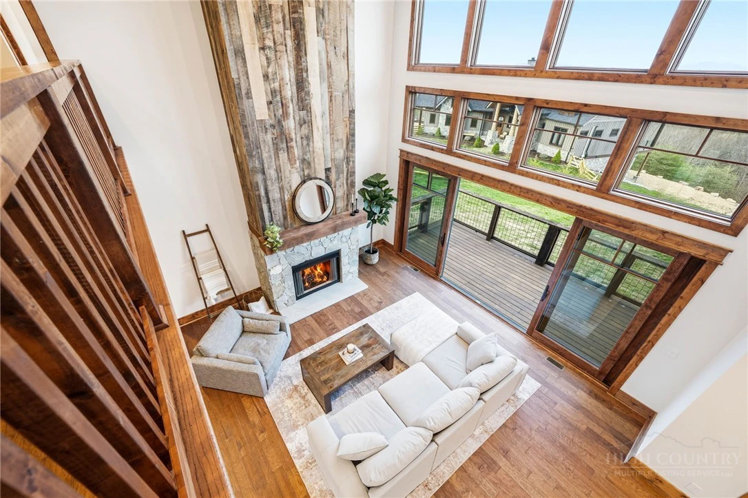 Image number 7 for the current listing