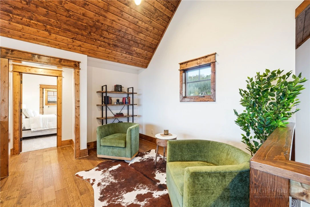 Image number 8 for the current listing