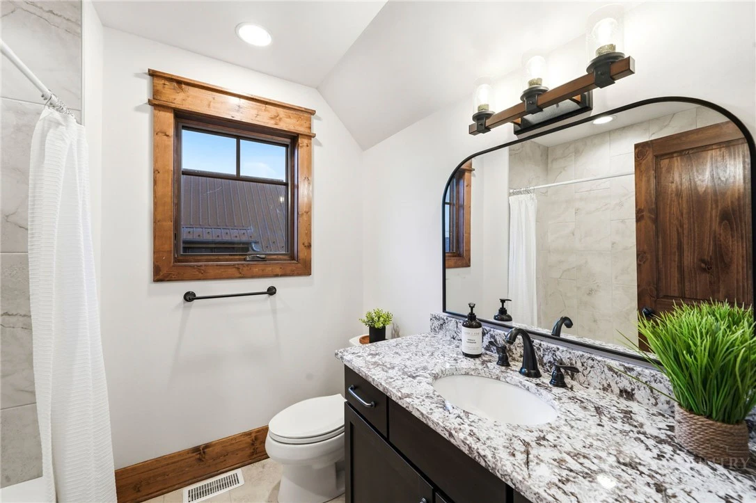 Image number 12 for the current listing