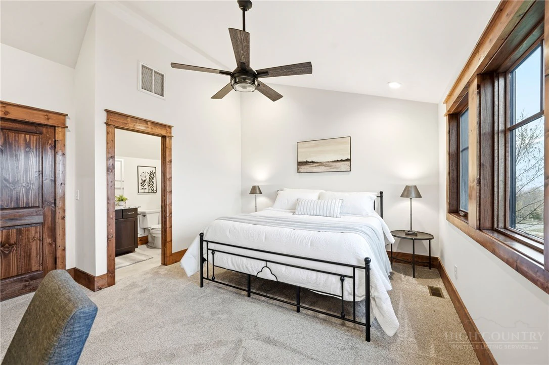 Image number 2 for the current listing