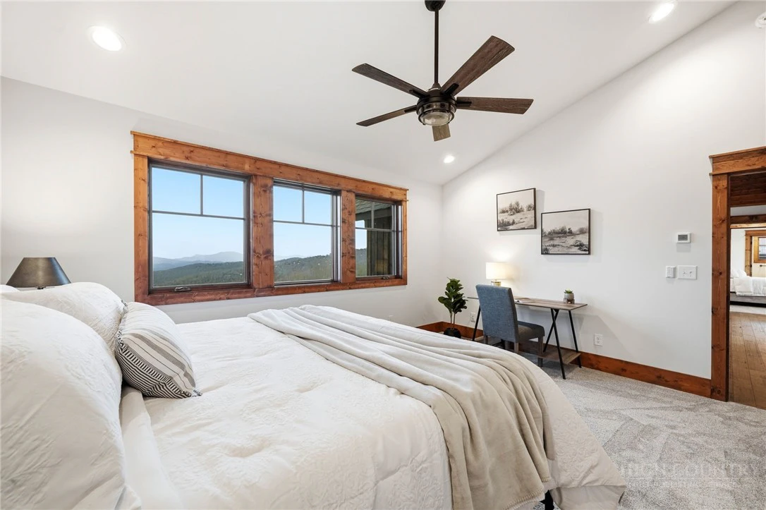 Image number 15 for the current listing