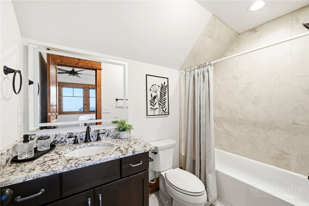 Image number 16 for the current listing