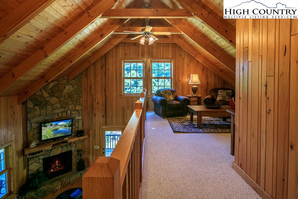 Image number 2 for the current listing