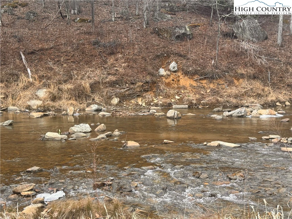 Image number 1 for the current listing