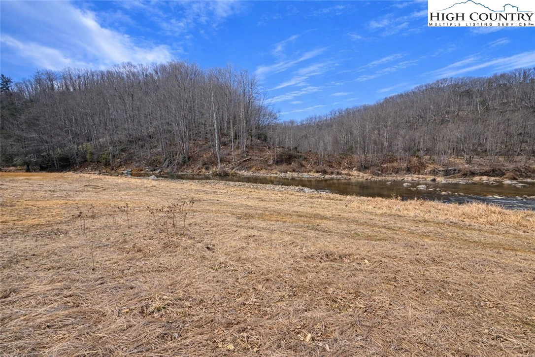Image number 4 for the current listing