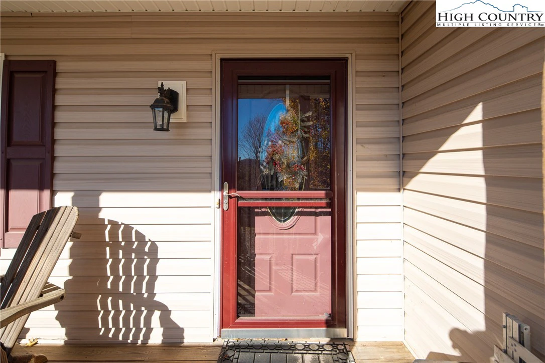 Image number 13 for the current listing