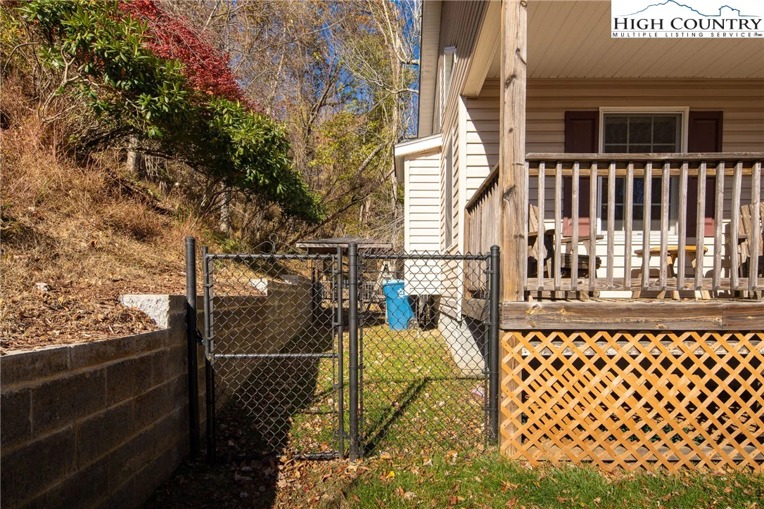 Image number 2 for the current listing