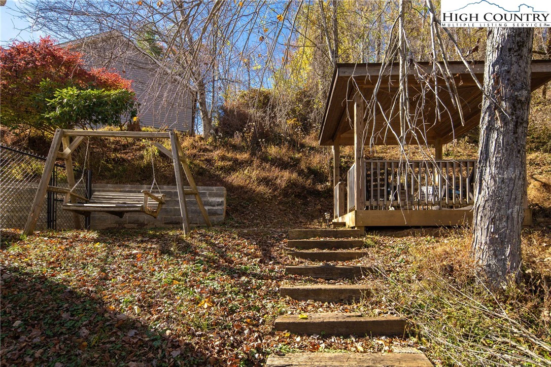 Image number 19 for the current listing