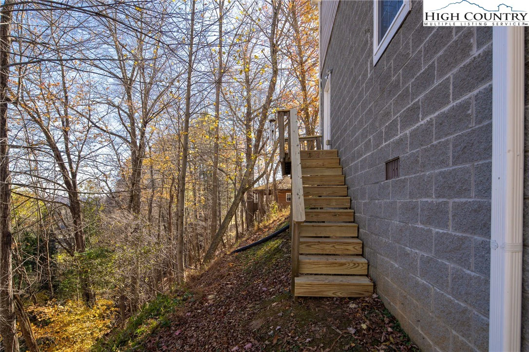 Image number 20 for the current listing