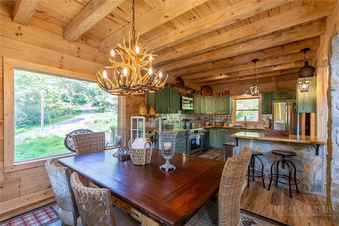 Image number 7 for the current listing