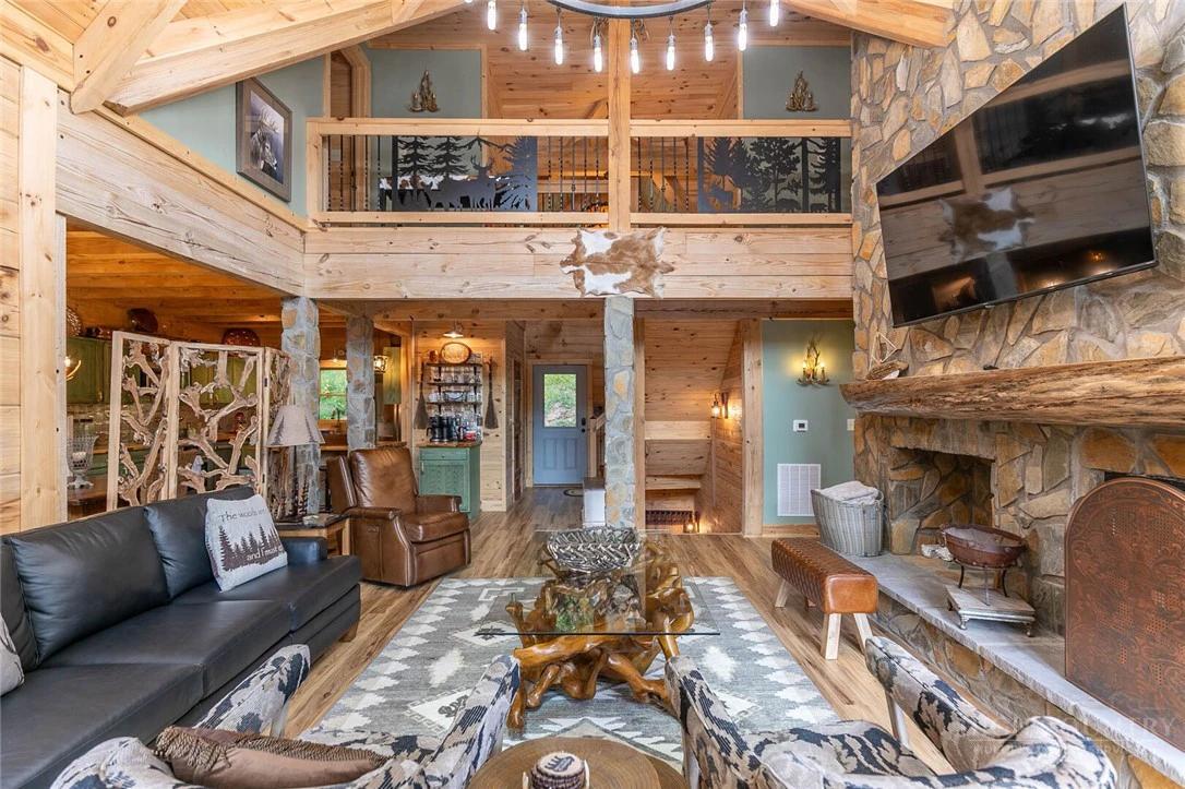 Image number 3 for the current listing