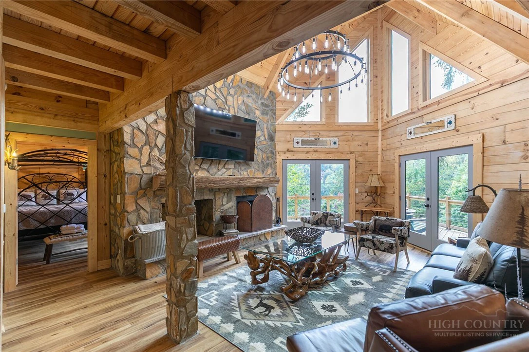 Image number 5 for the current listing