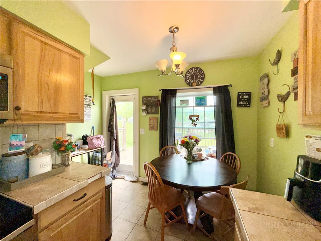 Image number 13 for the current listing