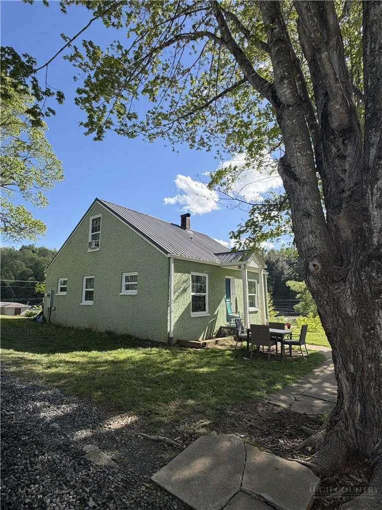 Image number 17 for the current listing