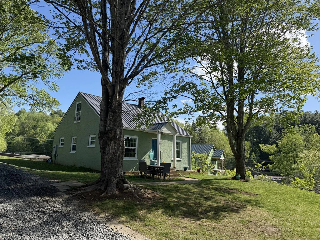 Image number 1 for the current listing