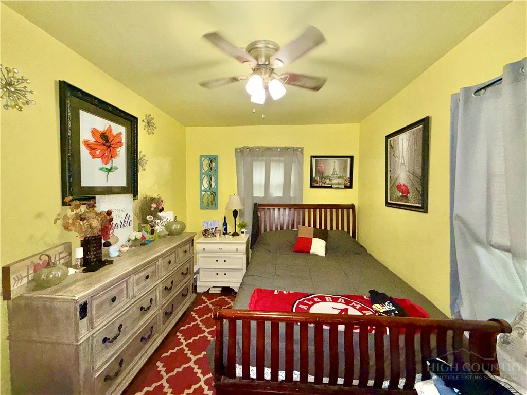 Image number 8 for the current listing