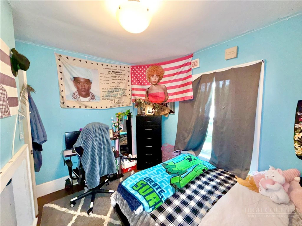 Image number 14 for the current listing