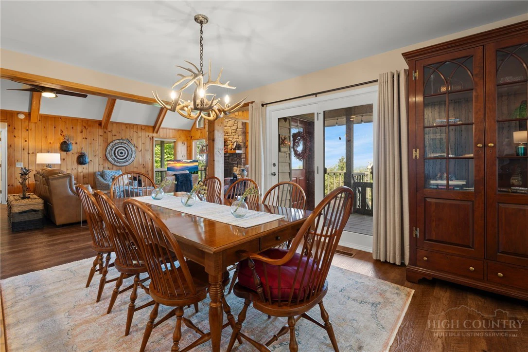 Image number 12 for the current listing