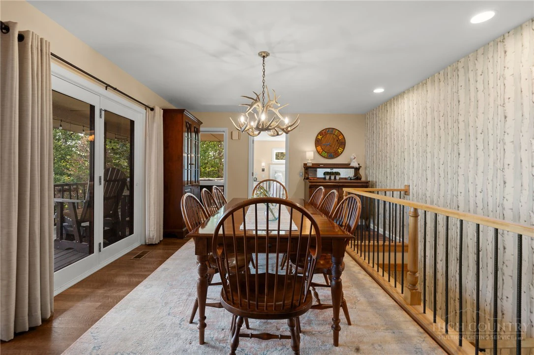 Image number 13 for the current listing