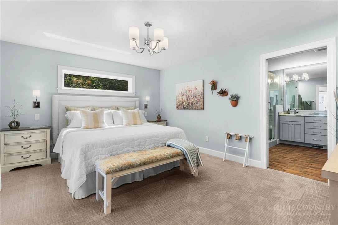 Image number 15 for the current listing