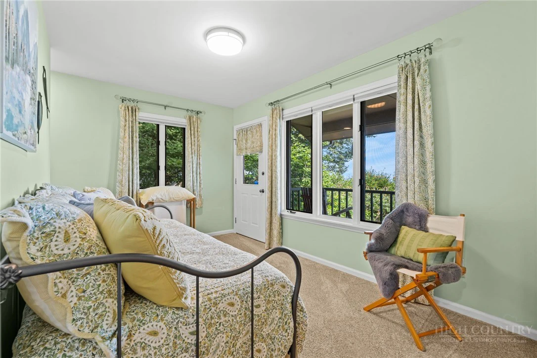 Image number 25 for the current listing