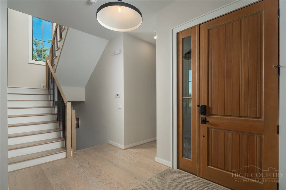 Image number 11 for the current listing
