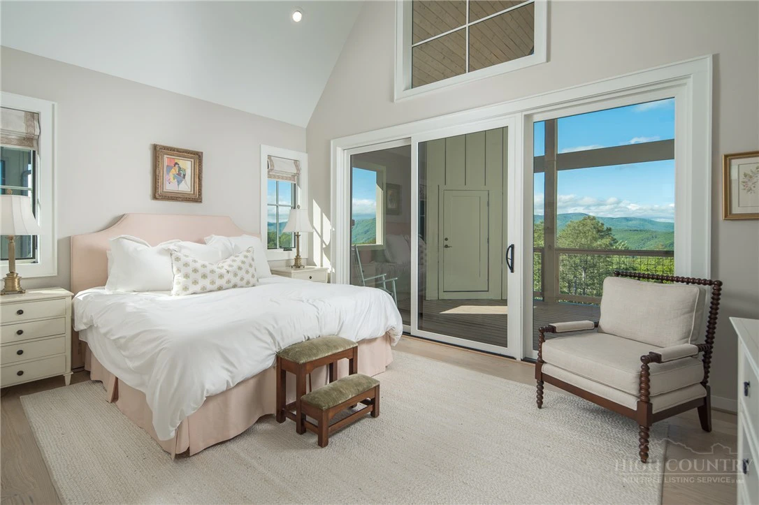 Image number 18 for the current listing