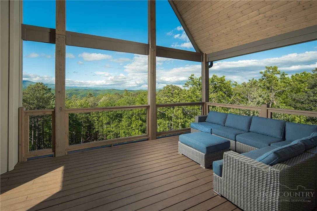 Image number 21 for the current listing